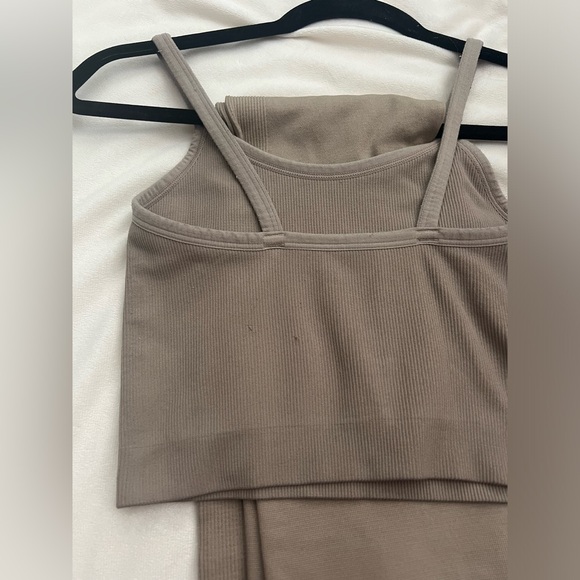 Set Active Activewear Set - Sand Color - Picture 4 of 4